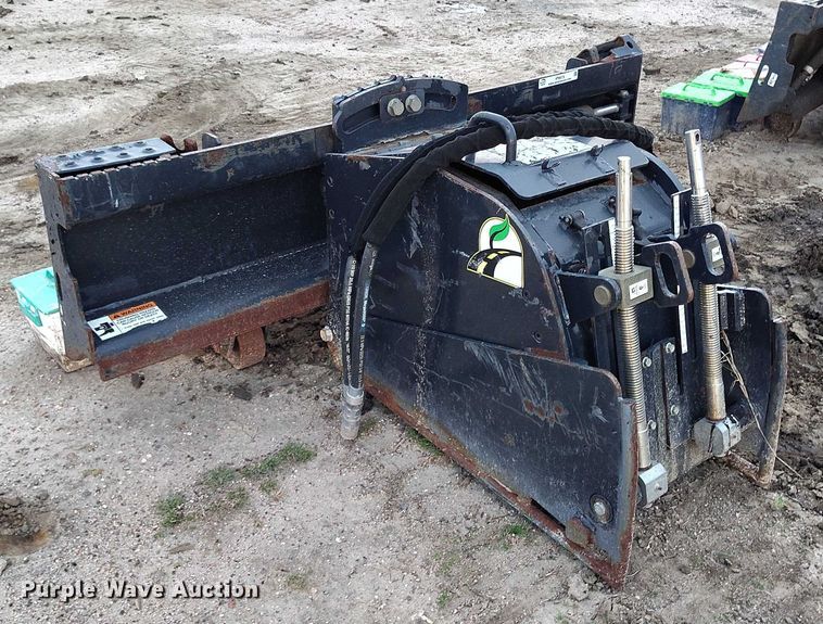 image for item IP9673 2014 Bobcat skid steer cold planer