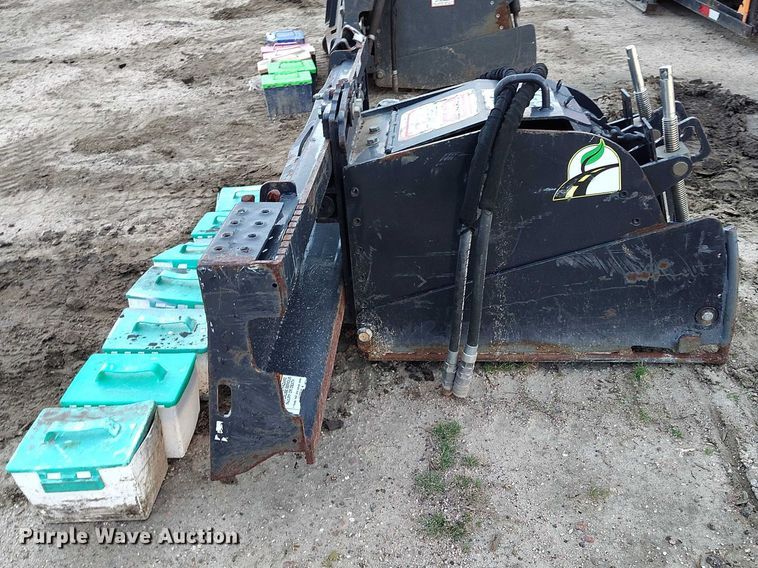 image for item IP9673 2014 Bobcat skid steer cold planer