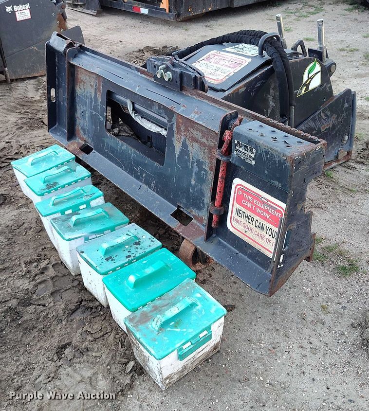 image for item IP9673 2014 Bobcat skid steer cold planer