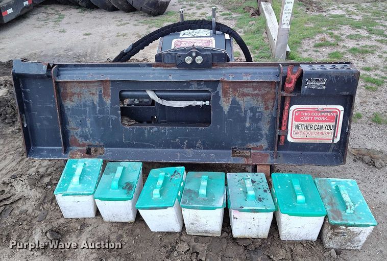 image for item IP9673 2014 Bobcat skid steer cold planer