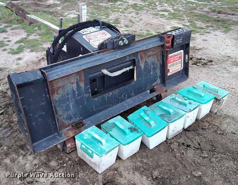 image for item IP9673 2014 Bobcat skid steer cold planer