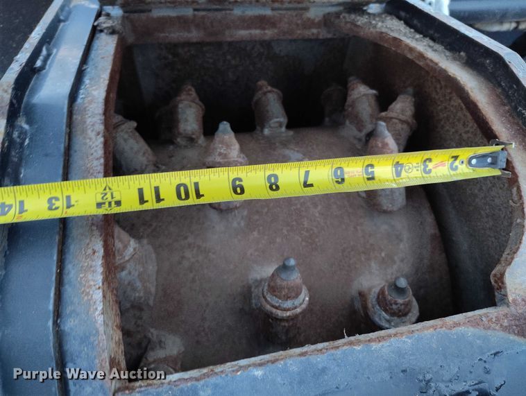 image for item IP9673 2014 Bobcat skid steer cold planer