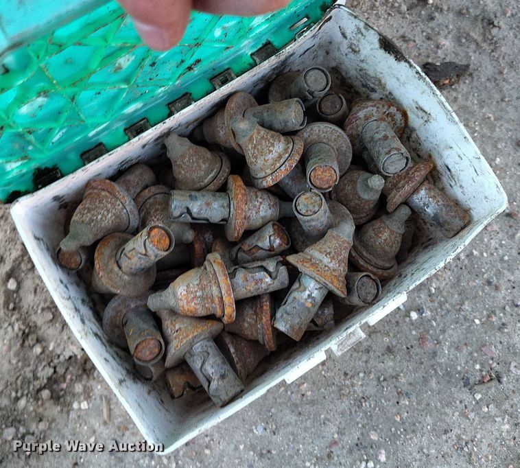 image for item IP9673 2014 Bobcat skid steer cold planer