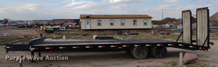 image for item IP9675 2002 Kaufman equipment trailer