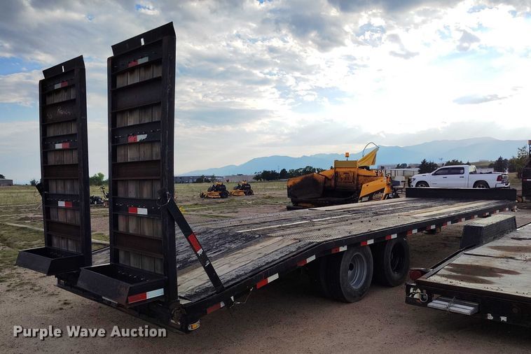 image for item IP9675 2002 Kaufman equipment trailer