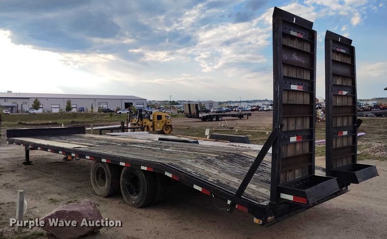 image for item IP9675 2002 Kaufman equipment trailer