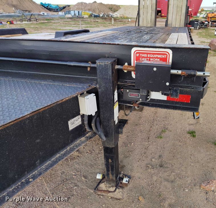 image for item IP9675 2002 Kaufman equipment trailer