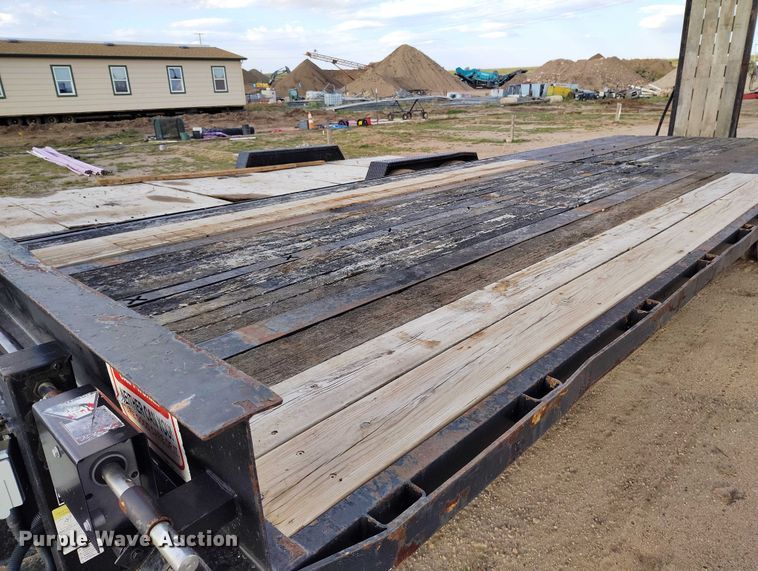 image for item IP9675 2002 Kaufman equipment trailer