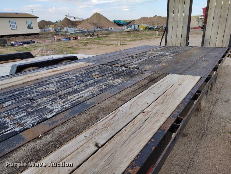 image for item IP9675 2002 Kaufman equipment trailer