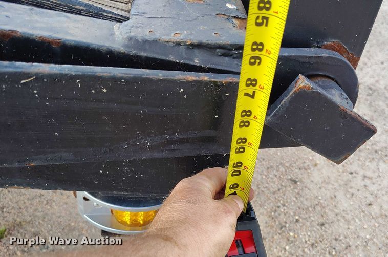 image for item IP9675 2002 Kaufman equipment trailer