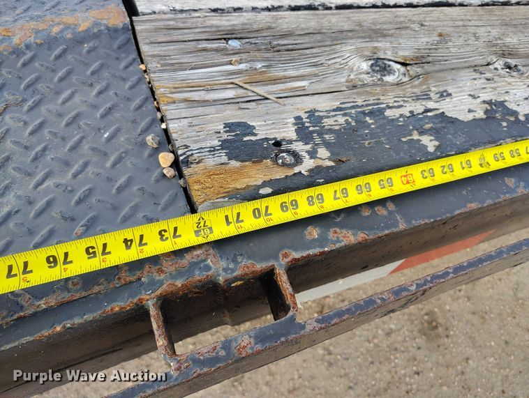 image for item IP9675 2002 Kaufman equipment trailer