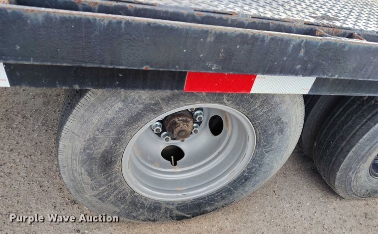 image for item IP9675 2002 Kaufman equipment trailer