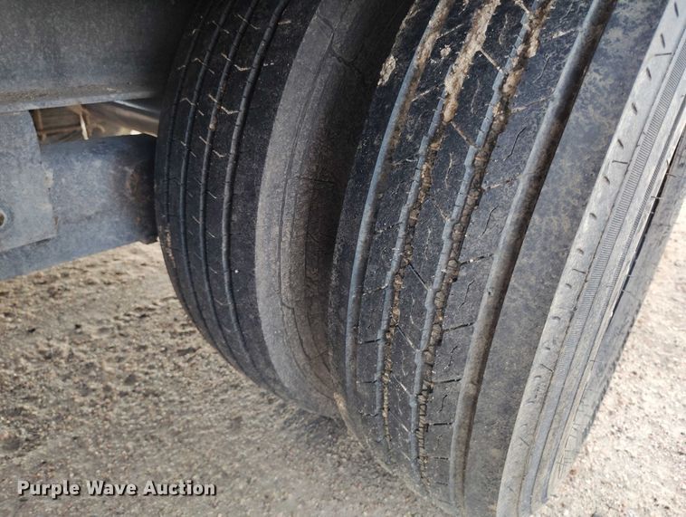 image for item IP9675 2002 Kaufman equipment trailer