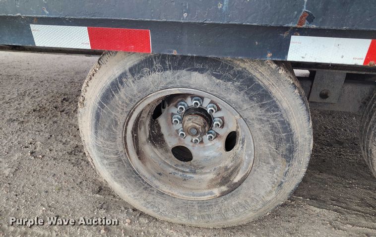 image for item IP9675 2002 Kaufman equipment trailer