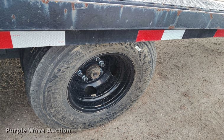 image for item IP9675 2002 Kaufman equipment trailer