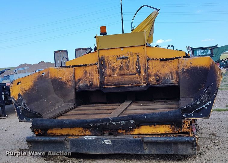 image for item IP9677 2018 LeeBoy 7000C paver