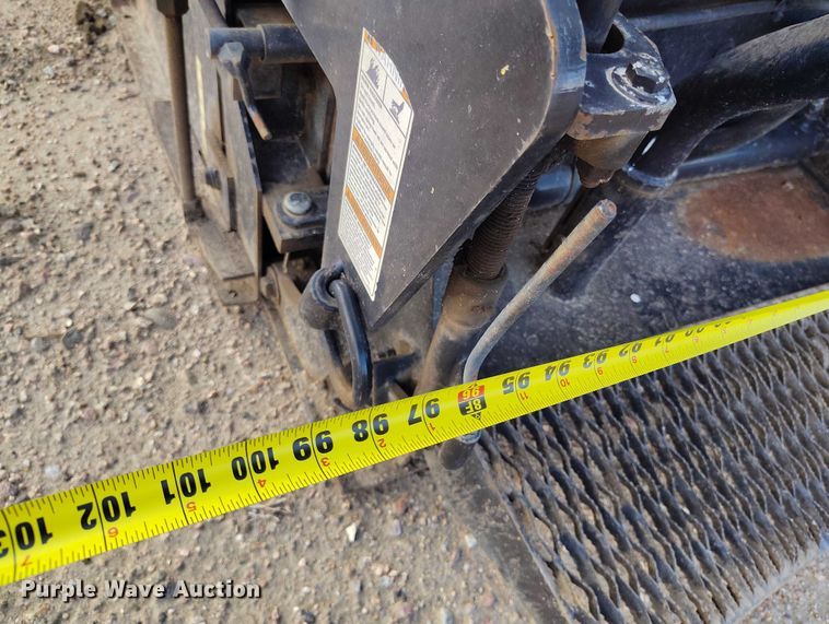 image for item IP9677 2018 LeeBoy 7000C paver