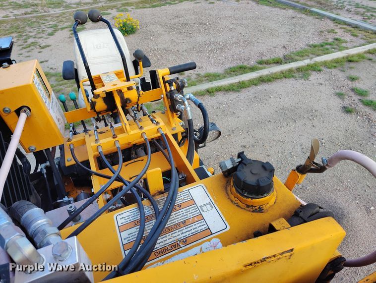 image for item IP9677 2018 LeeBoy 7000C paver