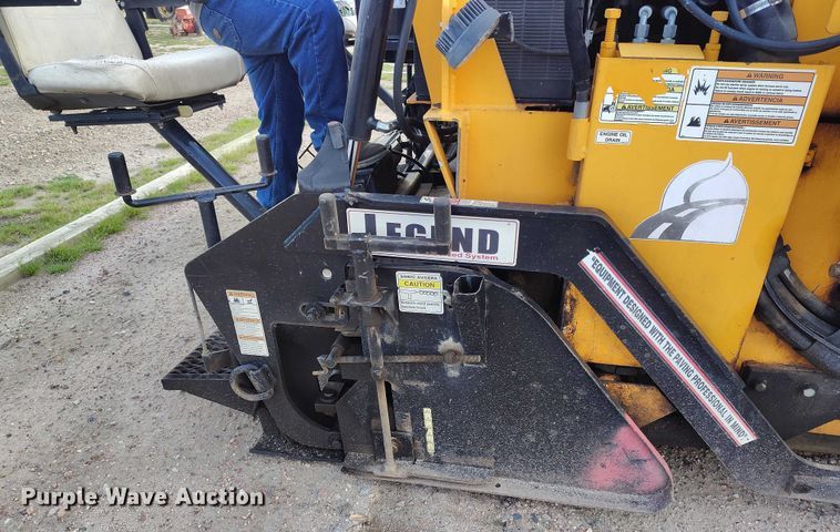 image for item IP9677 2018 LeeBoy 7000C paver