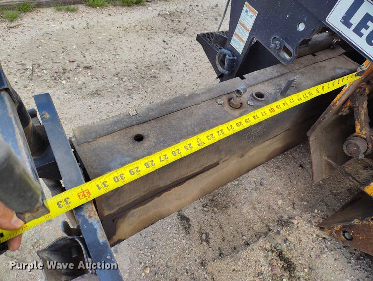 image for item IP9677 2018 LeeBoy 7000C paver