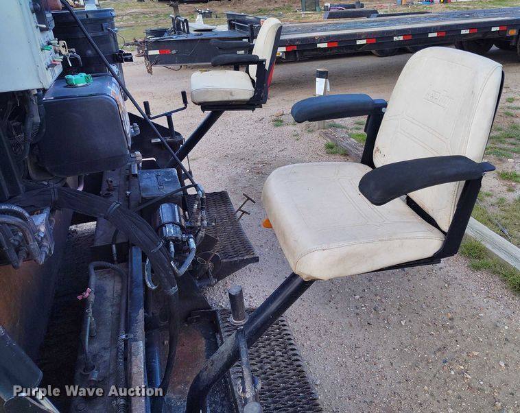 image for item IP9677 2018 LeeBoy 7000C paver