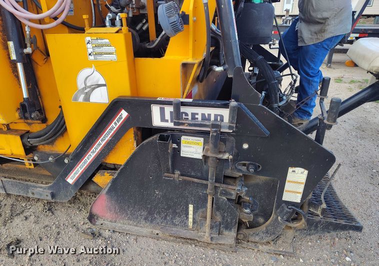 image for item IP9677 2018 LeeBoy 7000C paver