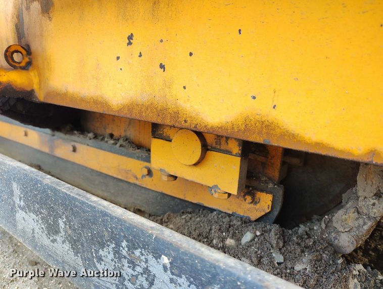 image for item IP9677 2018 LeeBoy 7000C paver