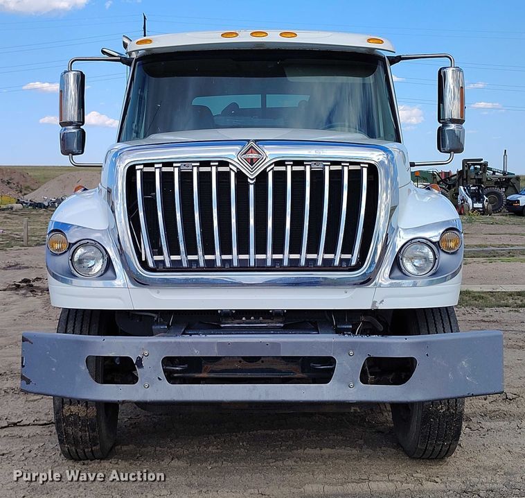 image for item IP9678 2012 International WorkStar 7500 pothole patcher truck