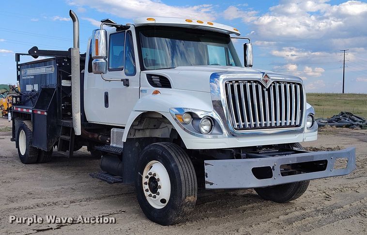 image for item IP9678 2012 International WorkStar 7500 pothole patcher truck