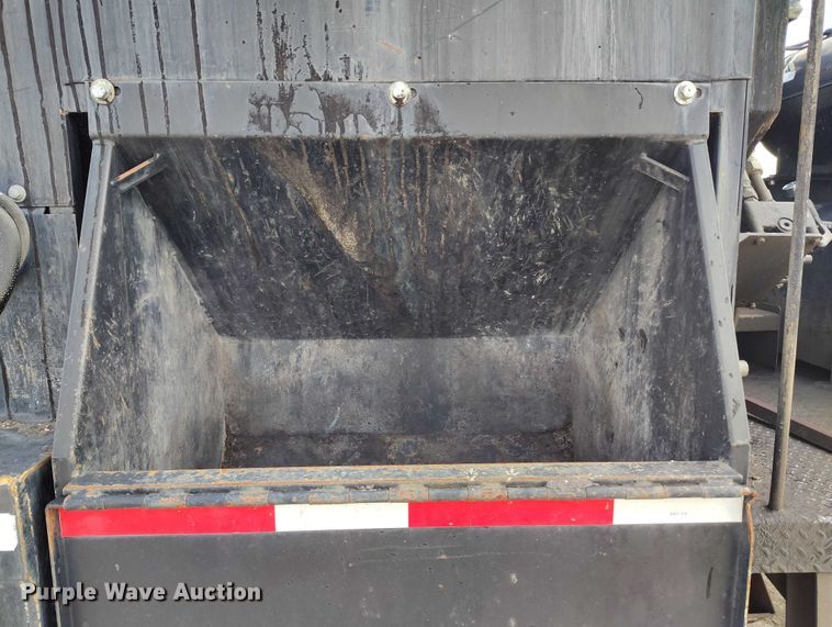 image for item IP9678 2012 International WorkStar 7500 pothole patcher truck