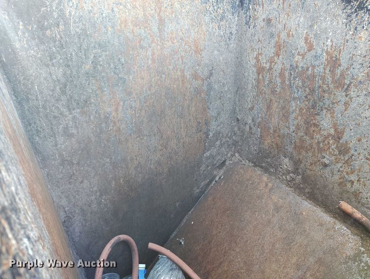 image for item IP9678 2012 International WorkStar 7500 pothole patcher truck