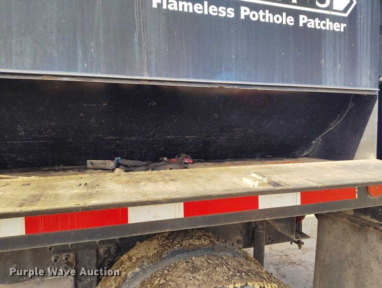 image for item IP9678 2012 International WorkStar 7500 pothole patcher truck