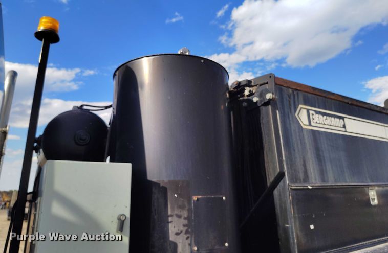 image for item IP9678 2012 International WorkStar 7500 pothole patcher truck