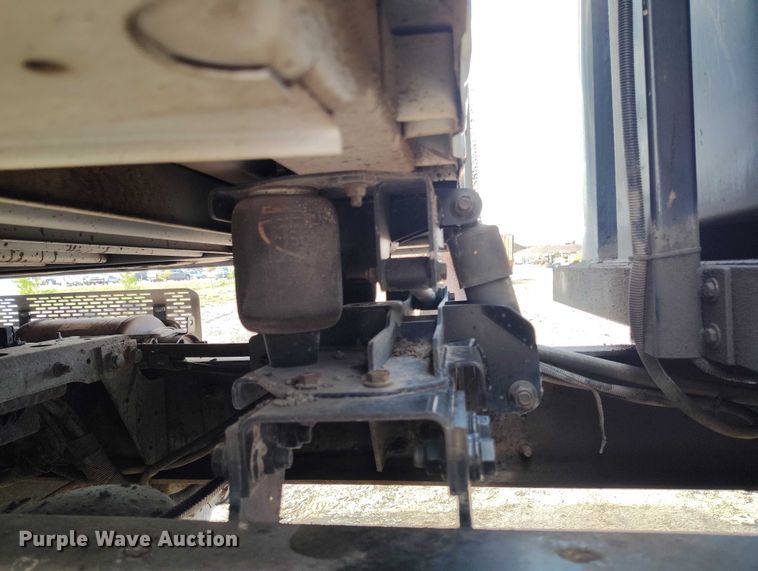 image for item IP9678 2012 International WorkStar 7500 pothole patcher truck