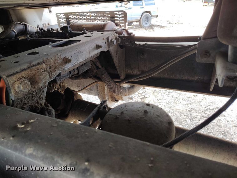 image for item IP9678 2012 International WorkStar 7500 pothole patcher truck