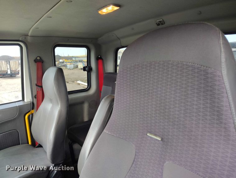 image for item IP9678 2012 International WorkStar 7500 pothole patcher truck