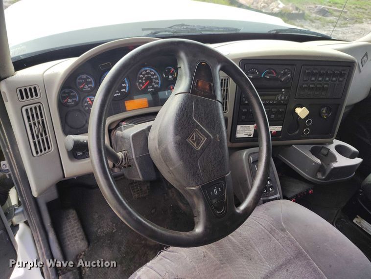 image for item IP9678 2012 International WorkStar 7500 pothole patcher truck