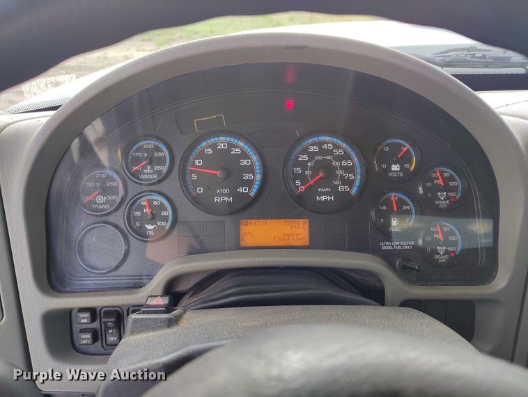 image for item IP9678 2012 International WorkStar 7500 pothole patcher truck