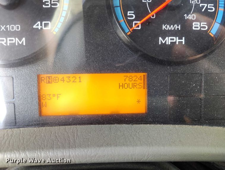 image for item IP9678 2012 International WorkStar 7500 pothole patcher truck