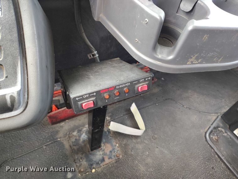 image for item IP9678 2012 International WorkStar 7500 pothole patcher truck