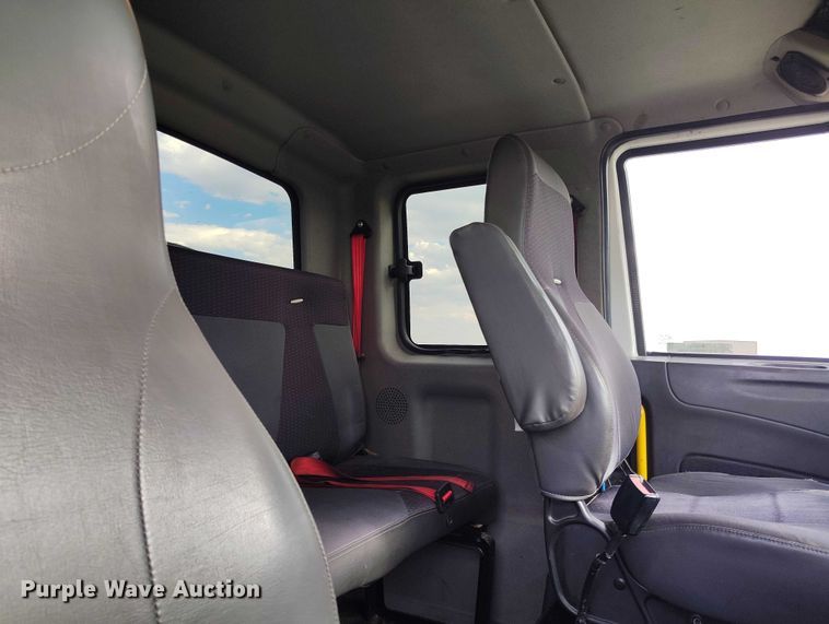 image for item IP9678 2012 International WorkStar 7500 pothole patcher truck