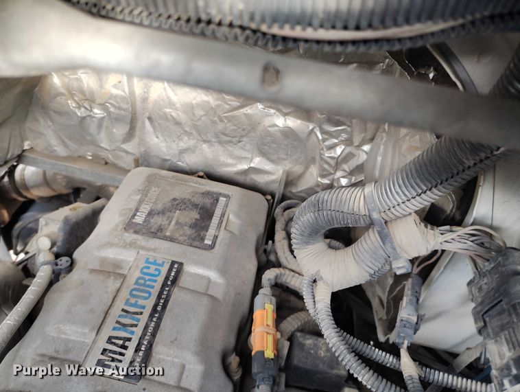 image for item IP9678 2012 International WorkStar 7500 pothole patcher truck