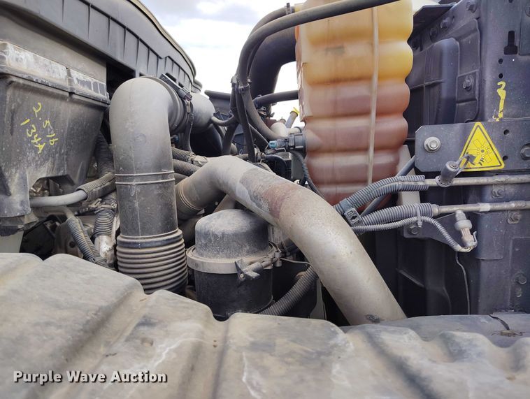 image for item IP9678 2012 International WorkStar 7500 pothole patcher truck