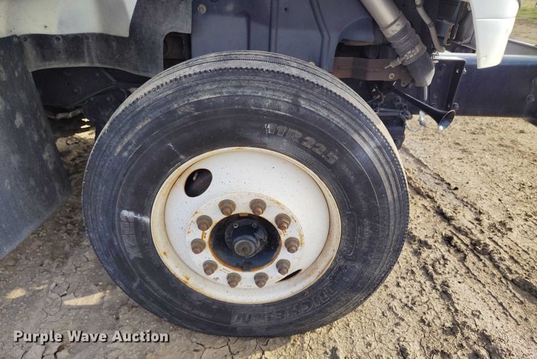 image for item IP9678 2012 International WorkStar 7500 pothole patcher truck