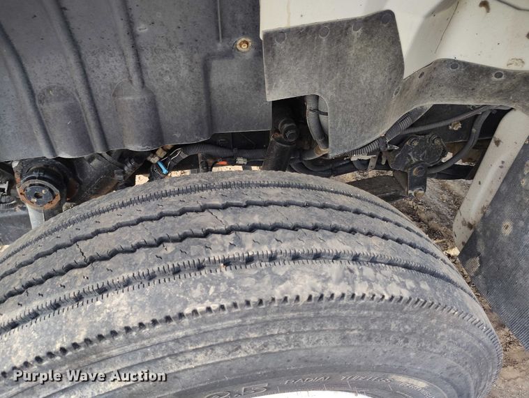 image for item IP9678 2012 International WorkStar 7500 pothole patcher truck