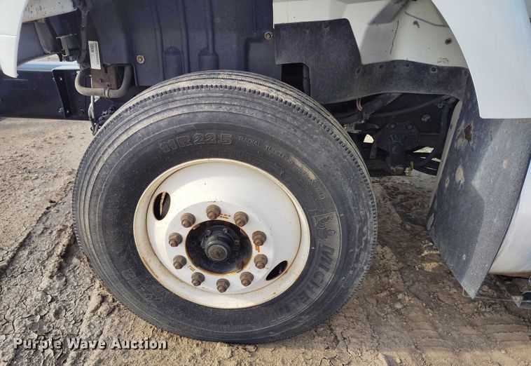 image for item IP9678 2012 International WorkStar 7500 pothole patcher truck