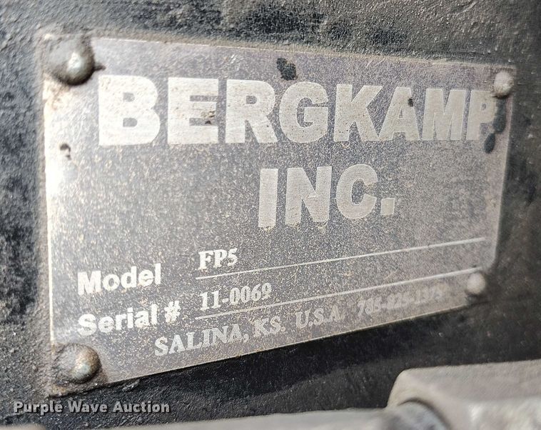 image for item IP9678 2012 International WorkStar 7500 pothole patcher truck