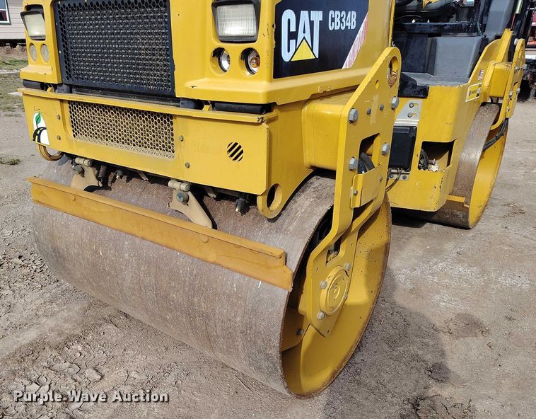 image for item IP9696 2018 Caterpillar CB34B double drum vibratory roller