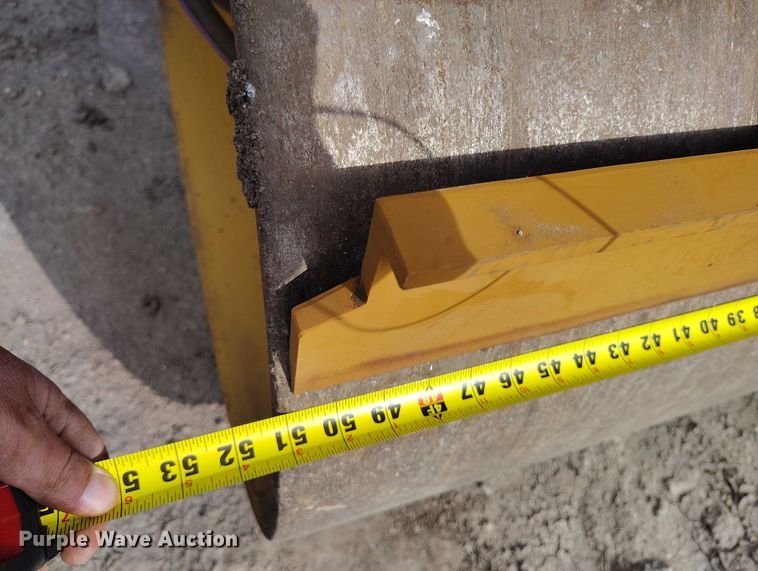 image for item IP9696 2018 Caterpillar CB34B double drum vibratory roller