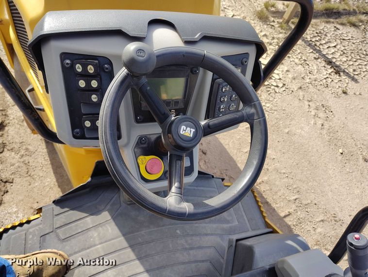 image for item IP9696 2018 Caterpillar CB34B double drum vibratory roller